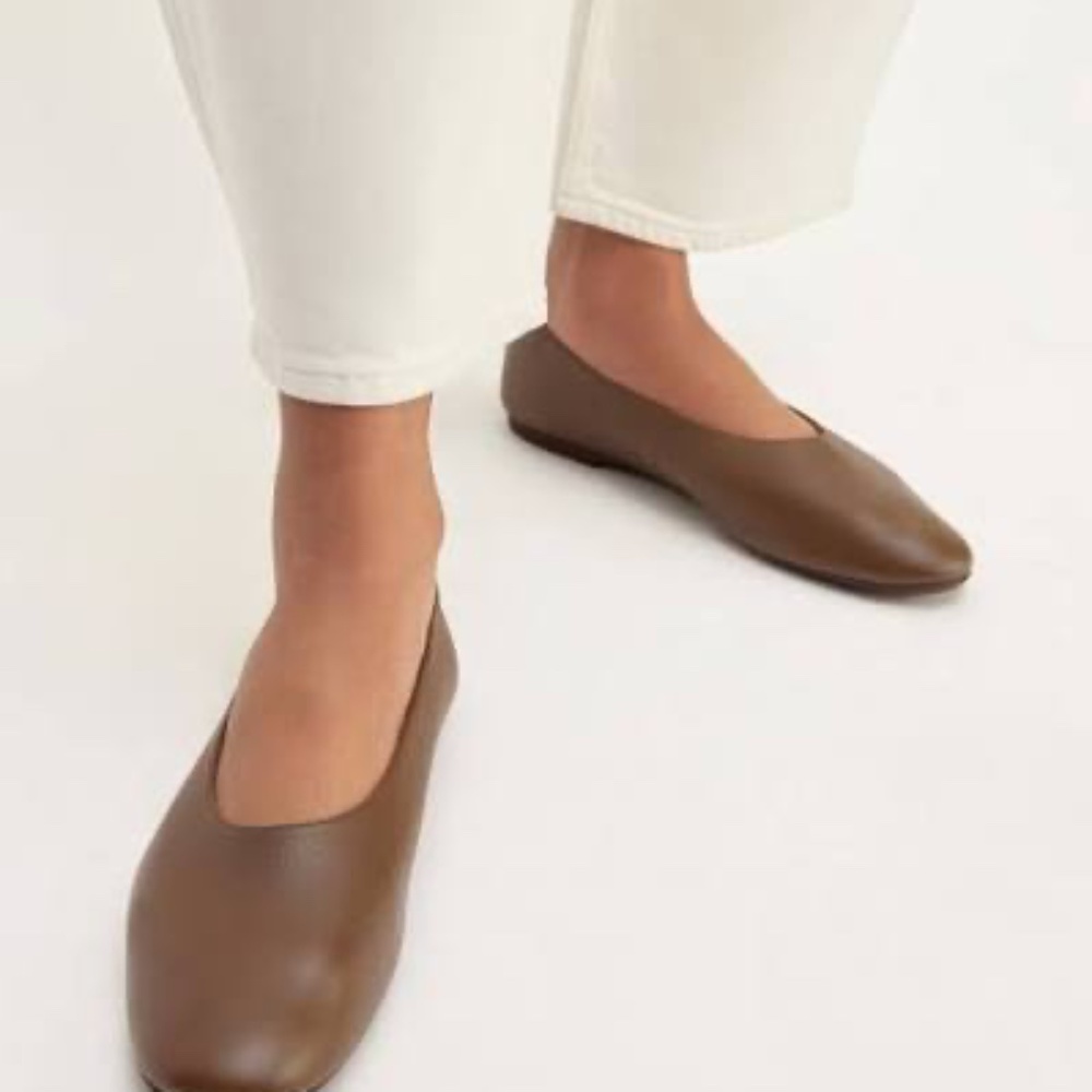 Everlane The Italian Leather Day Glove Flat 9.5 but run small Women's